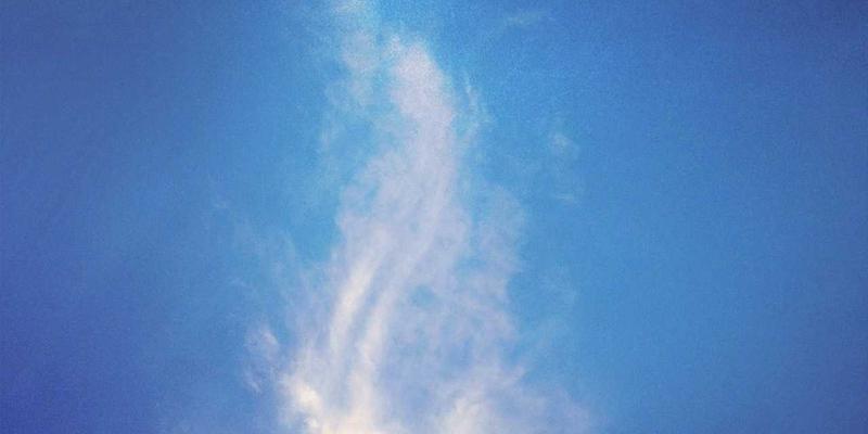 告别刻板套装!HG女士揭秘:用色彩心理学与精妙剪裁,重塑职场女性的“软性权威”